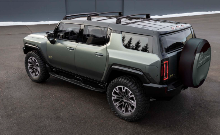 Hummer EV SUV